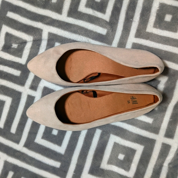 H&M Nude Beige Pointed Toe Flats